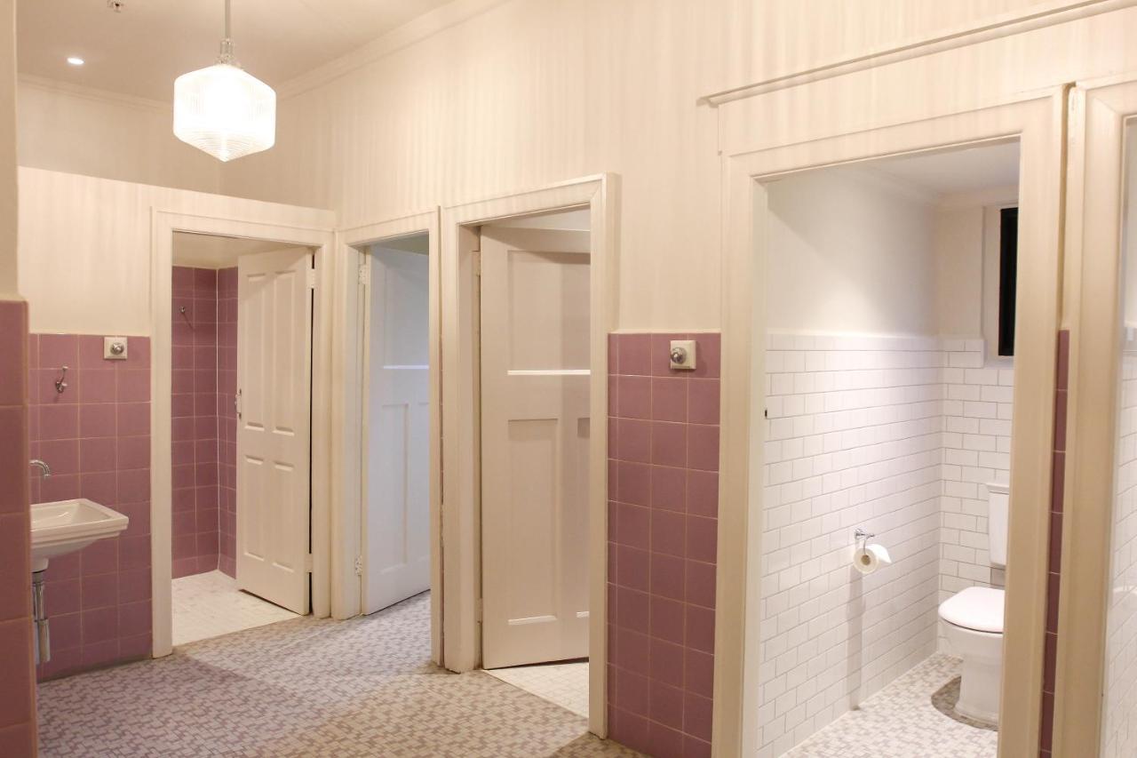 Alpine Hotel, Eat Drink Sleep Warburton Bilik gambar